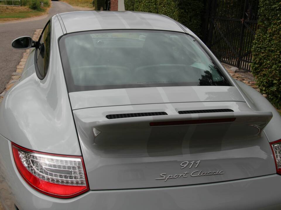 Image 6/10 de Porsche 911 Sport Classic (2010)