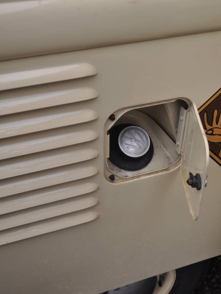 Image 11/31 of Volkswagen T1 minibus (1962)