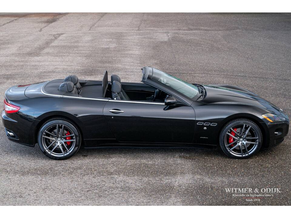Imagen 9/42 de Maserati GranCabrio 4.7 (2010)