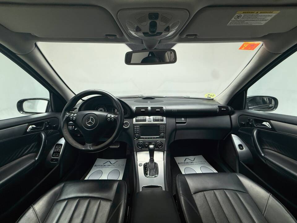 Image 20/27 of Mercedes-Benz C 55 AMG (2005)