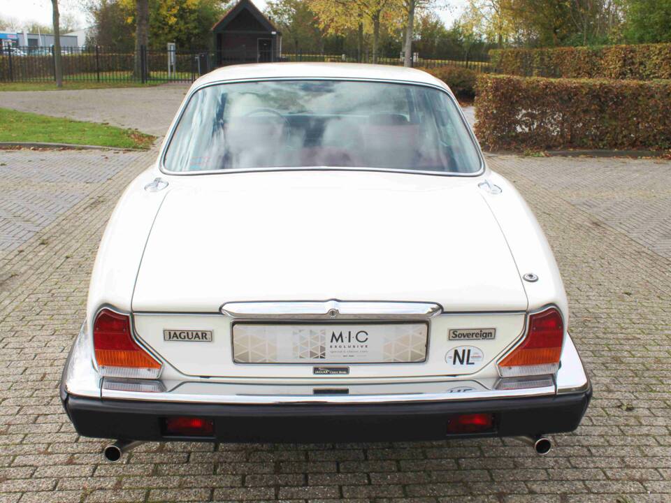 Bild 9/68 von Jaguar XJ 6 4.2 (1985)