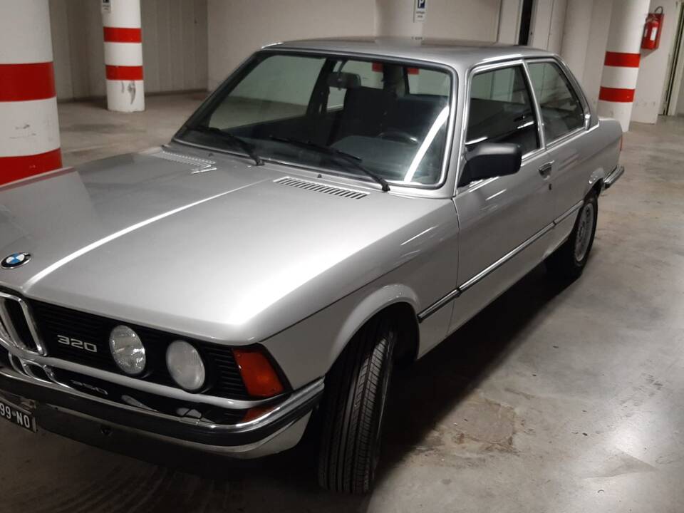 Image 2/22 of BMW 320/6 (1981)