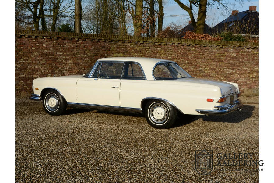 Image 14/50 de Mercedes-Benz 280 SE 3,5 (1971)