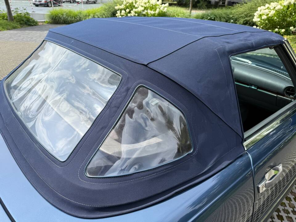 Image 26/30 of Mercedes-Benz 560 SL (1987)