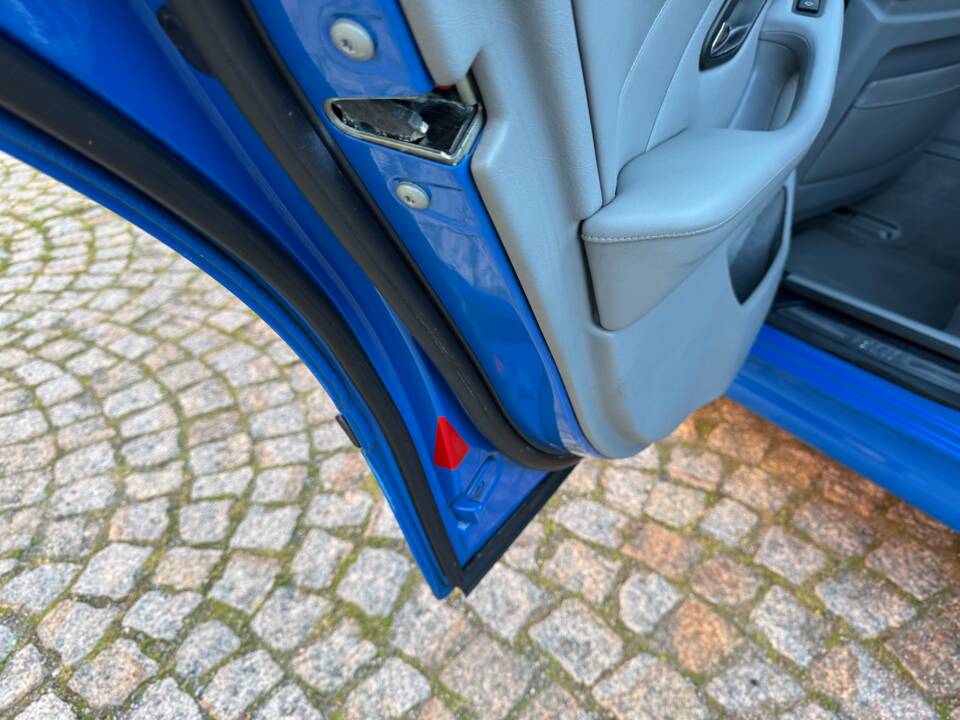 Image 50/100 of BMW 540i Touring (1998)