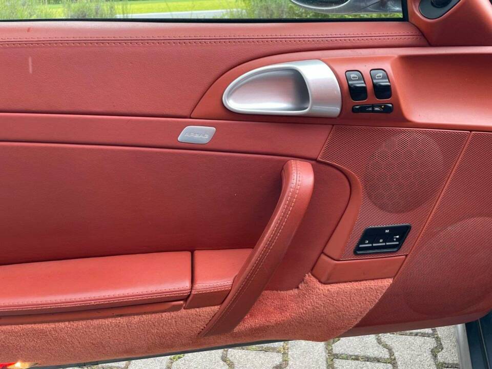 Image 10/16 of Porsche 911 Carrera S (2005)