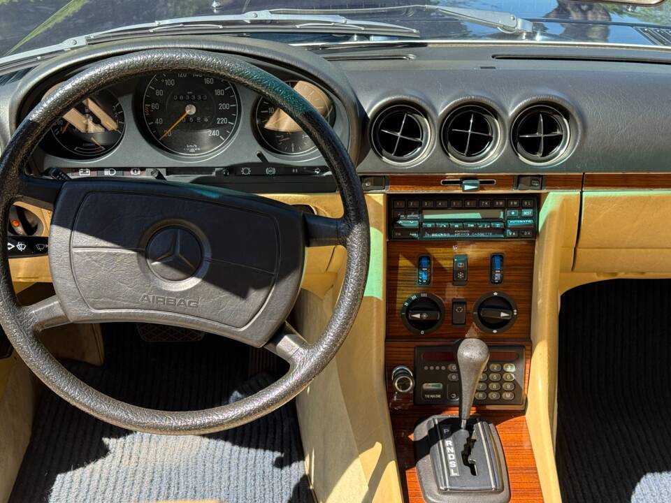 Image 27/38 de Mercedes-Benz 280 SL (1982)