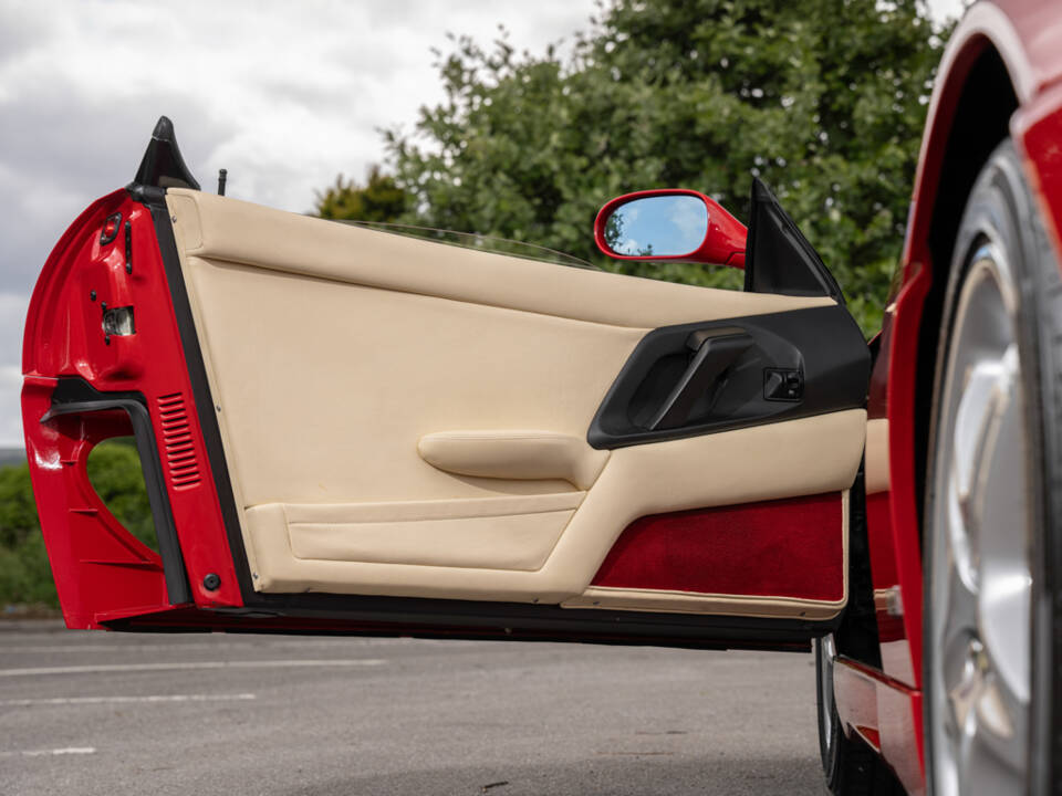 Immagine 17/50 di Ferrari F 355 GTS (1996)