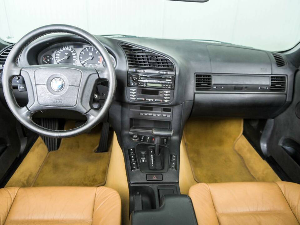 Bild 7/50 von BMW 318i (1996)