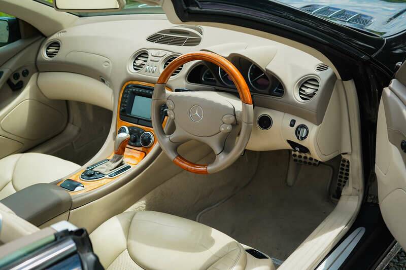 Image 2/50 of Mercedes-Benz SL 350 (2003)