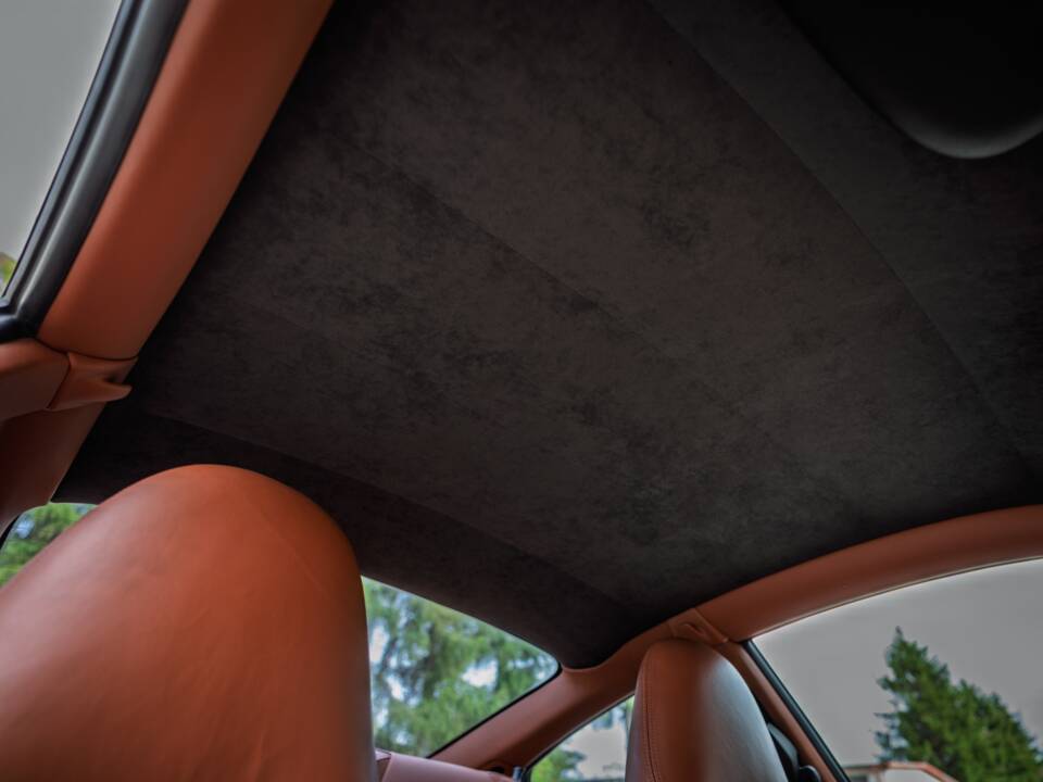 Image 42/63 of Porsche 911 Carrera 4S (2004)