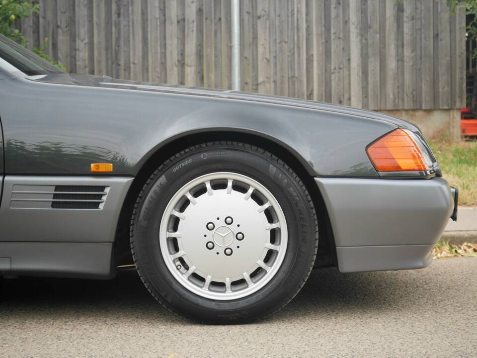 Immagine 14/47 di Mercedes-Benz 500 SL (1900)