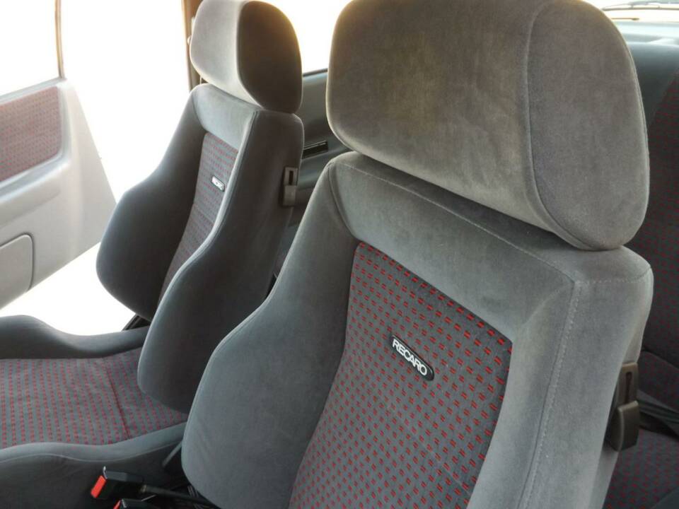 Immagine 33/50 di Ford Escort turbo RS (1987)