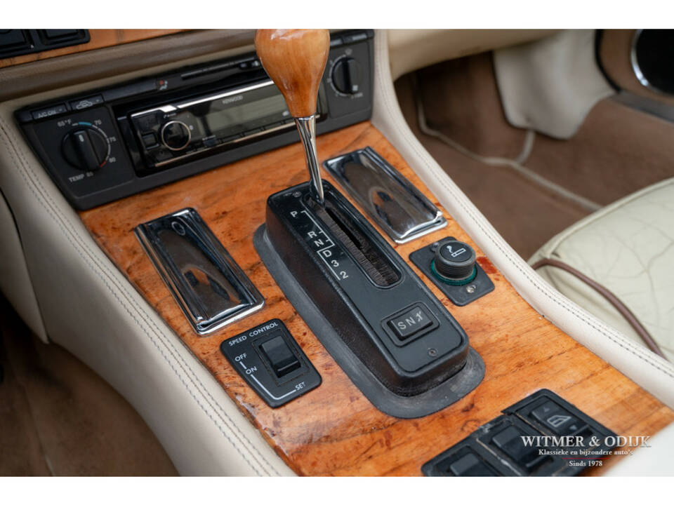 Image 32/35 of Jaguar XJS 4.0 (1995)