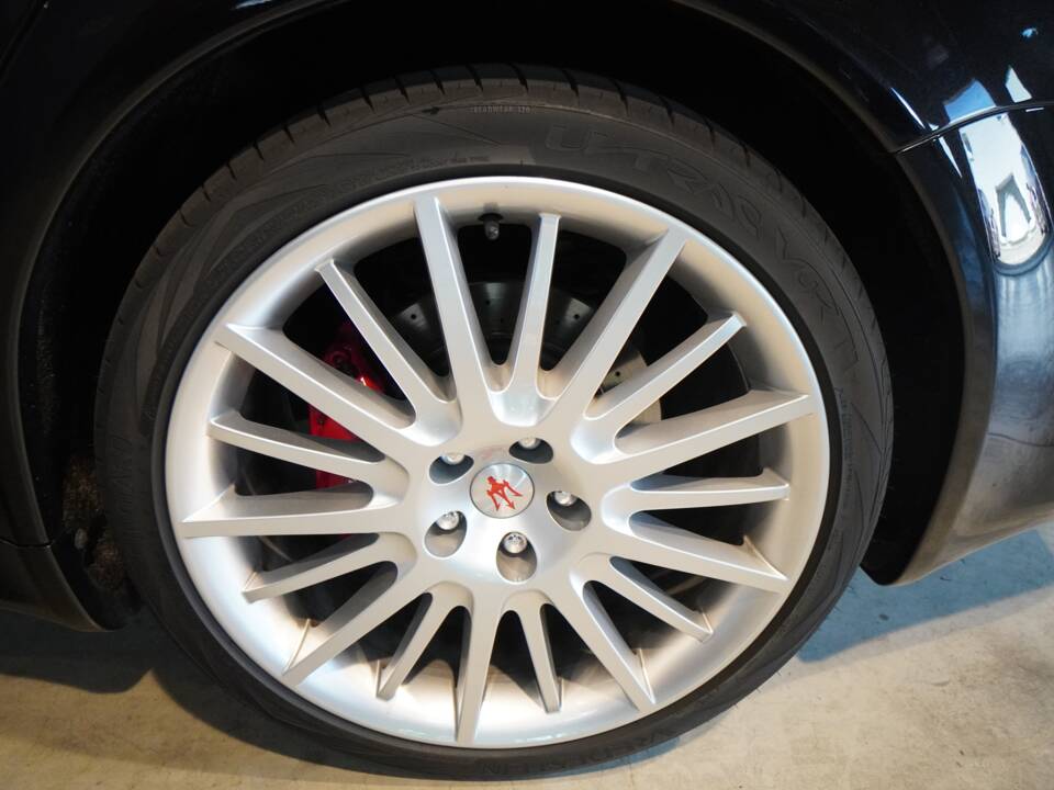 Image 19/23 of Maserati Quattroporte Sport GT S 4.7 (2012)