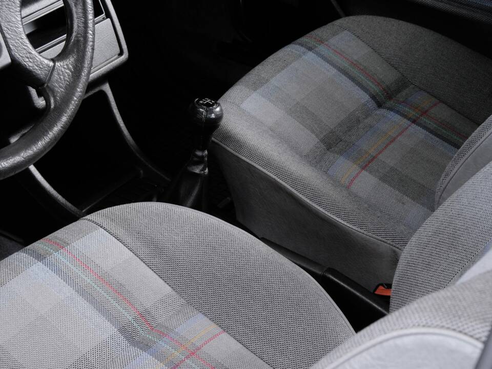 Image 18/41 of Volkswagen Golf Mk II 1.3 (1989)
