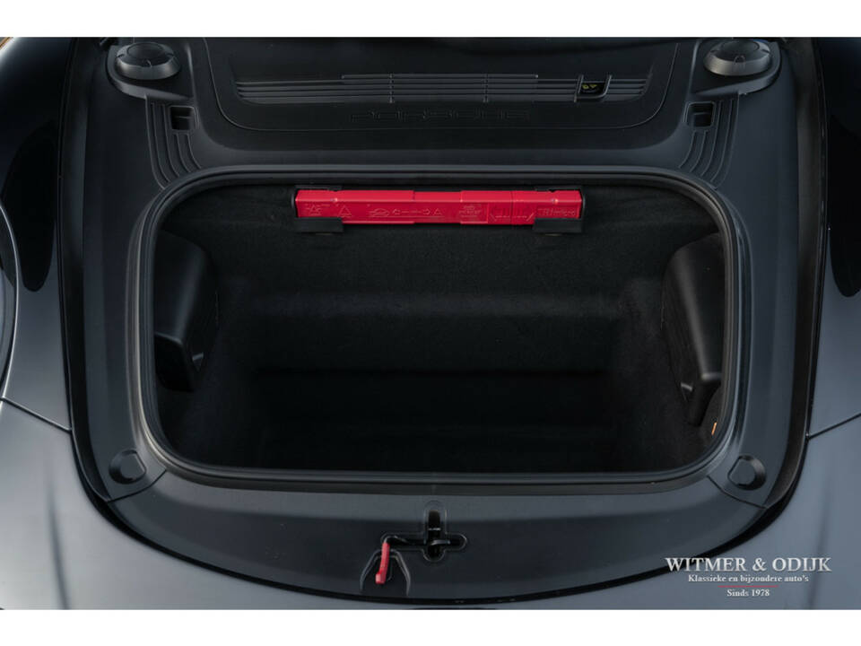 Image 38/38 of Porsche 911 Carrera 4S (2017)