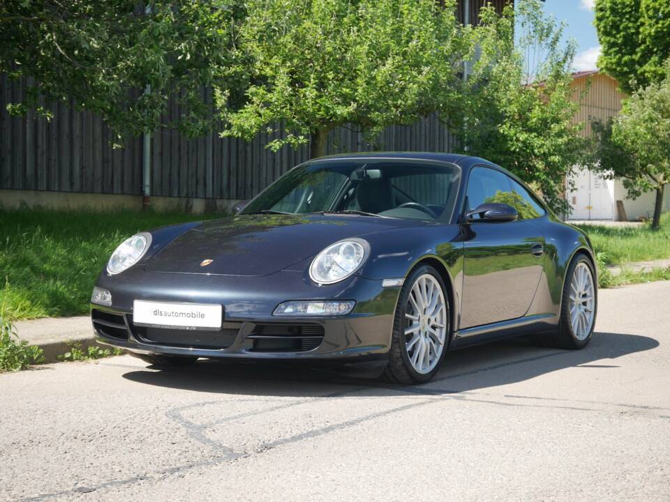 Image 2/33 of Porsche 911 Carrera S (2005)