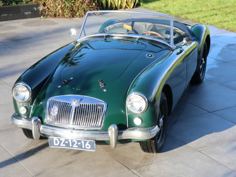 Image 23/50 of MG MGA Twin Cam (1959)