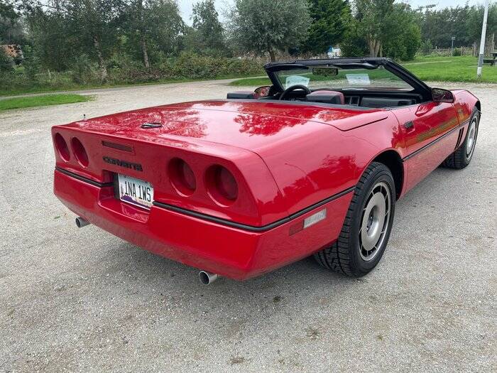 Immagine 7/7 di Chevrolet Corvette Convertible (1986)