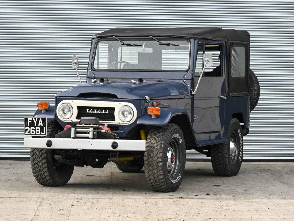 Image 10/50 de Toyota Land Cruiser FJ 40 (1970)