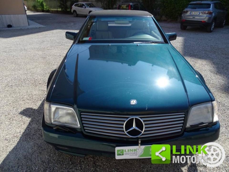 Image 2/10 of Mercedes-Benz SL 320 (1994)