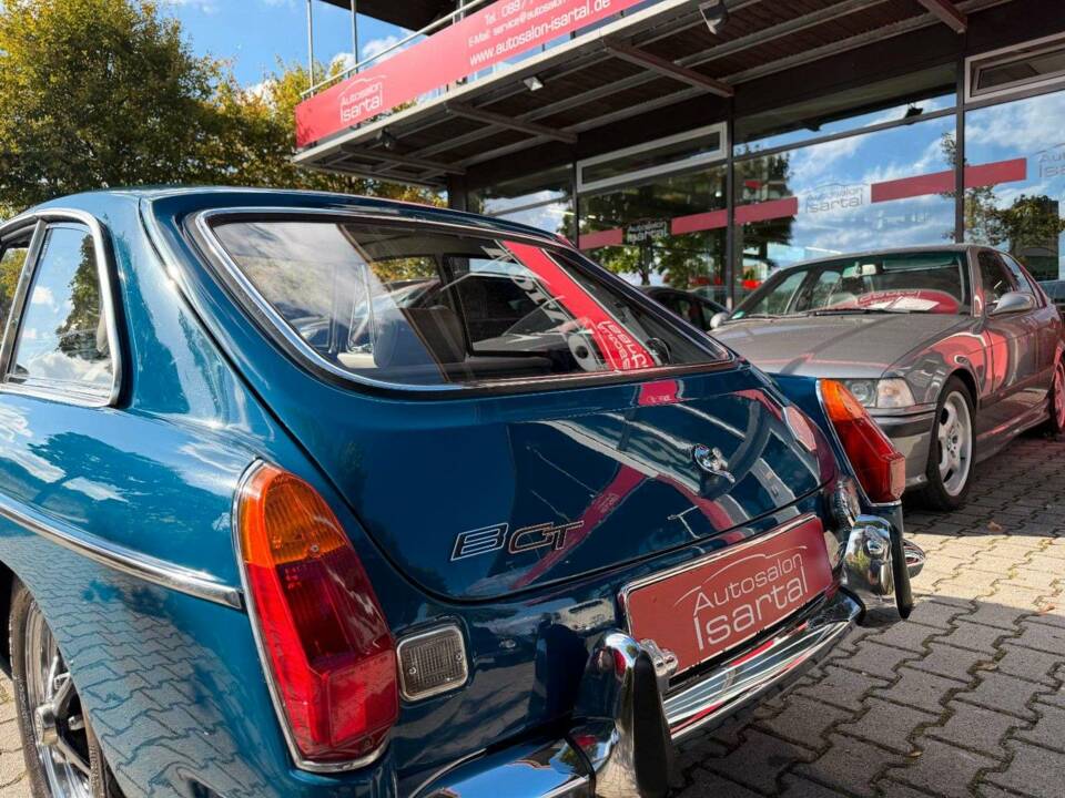 Image 7/35 de MG MGB GT (1972)