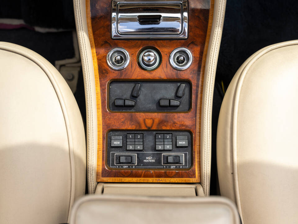 Bild 20/26 von Bentley Continental (1992)