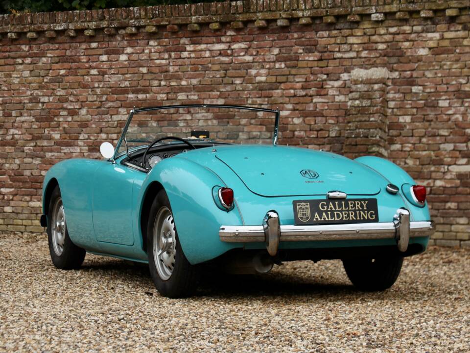 Imagen 2/50 de MG MGA Twin Cam (1959)