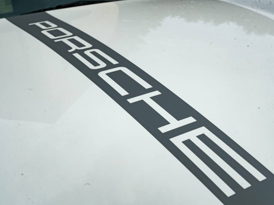 Image 15/50 of Porsche 911 Carrera (2009)