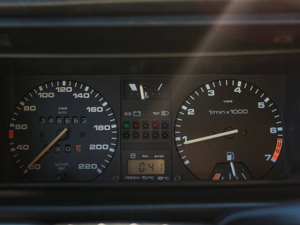 Bild 33/58 von Volkswagen Golf II GTi 1.8 (1988)