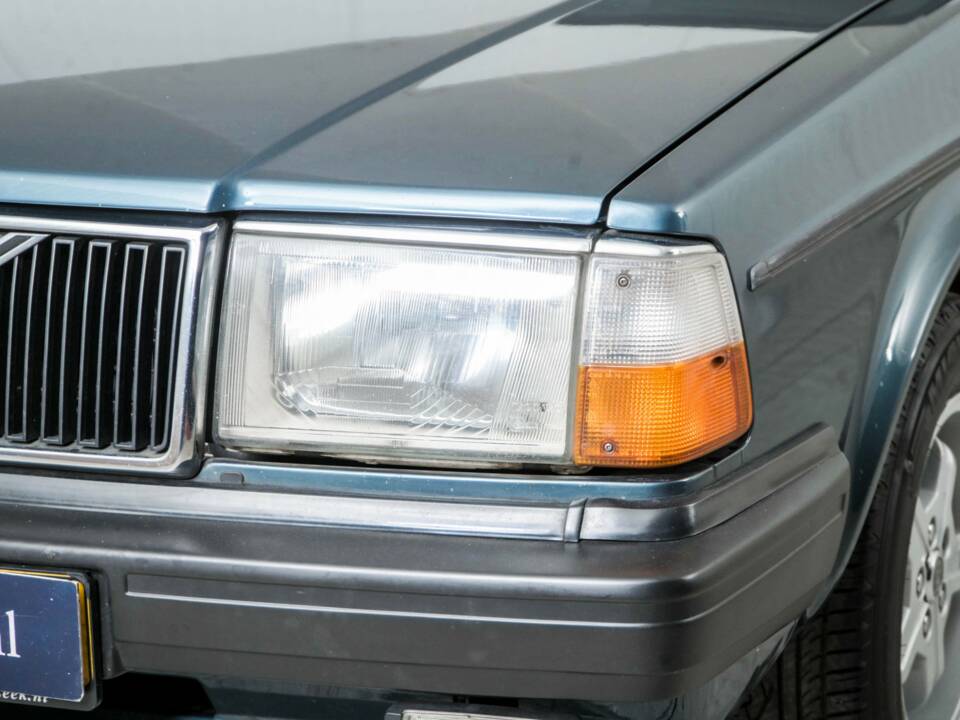 Immagine 22/50 di Volvo 240 GL (1990)