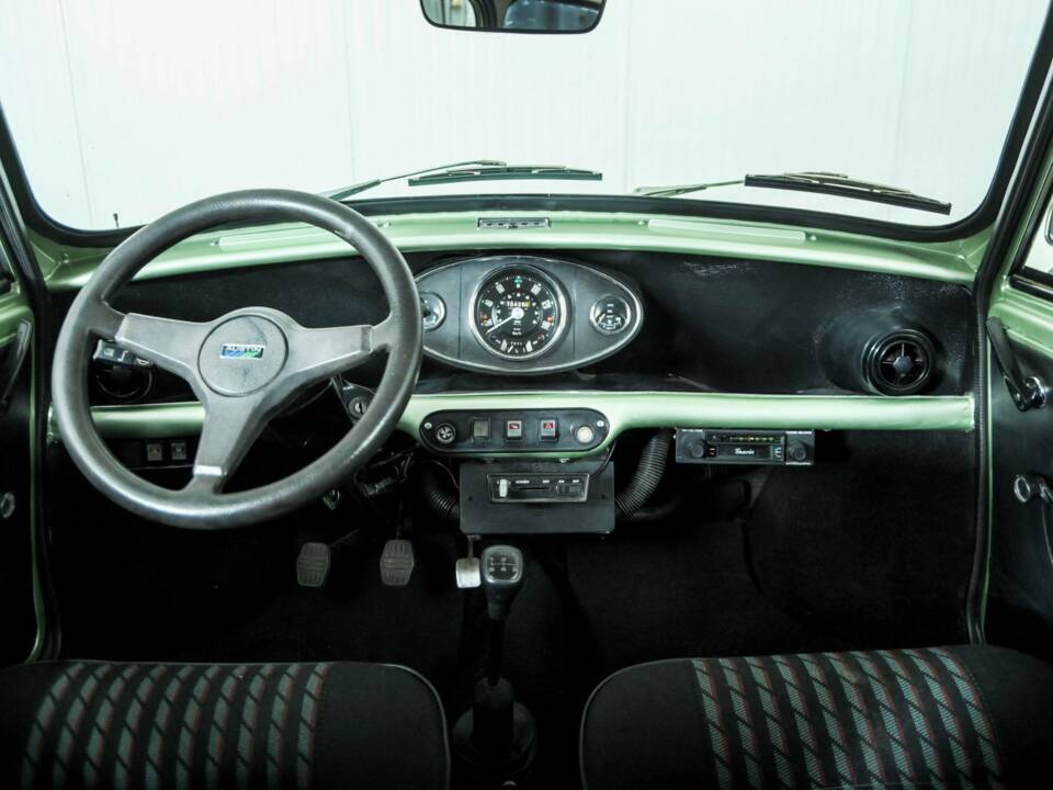 Image 7/50 of Austin Mini 1000 (1983)