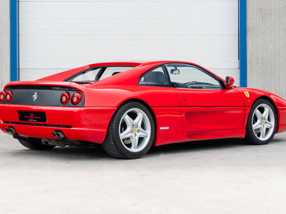 Imagen 4/89 de Ferrari F 355 Berlinetta (1996)