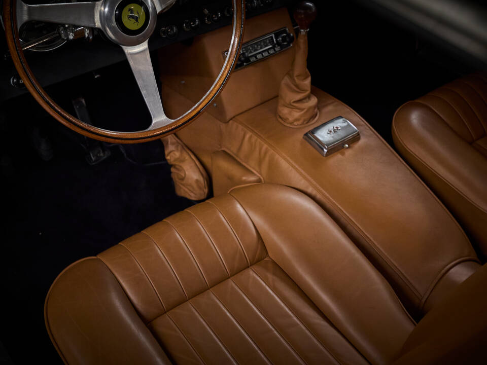 Bild 88/155 von Ferrari 250 GT 2+2 (1962)