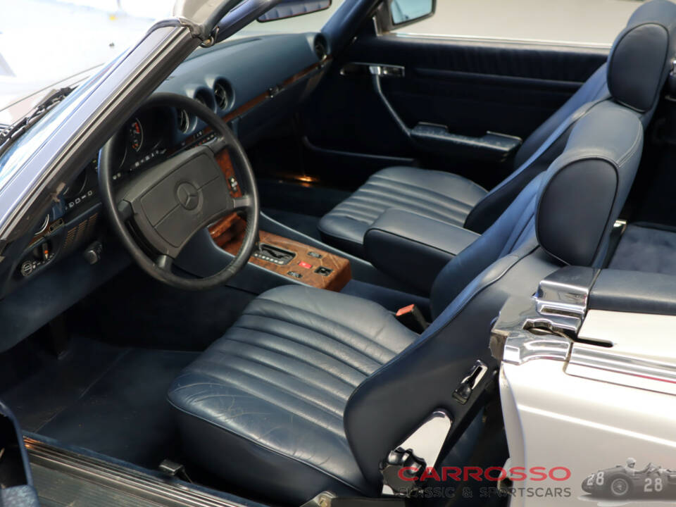 Imagen 3/50 de Mercedes-Benz 560 SL (1988)