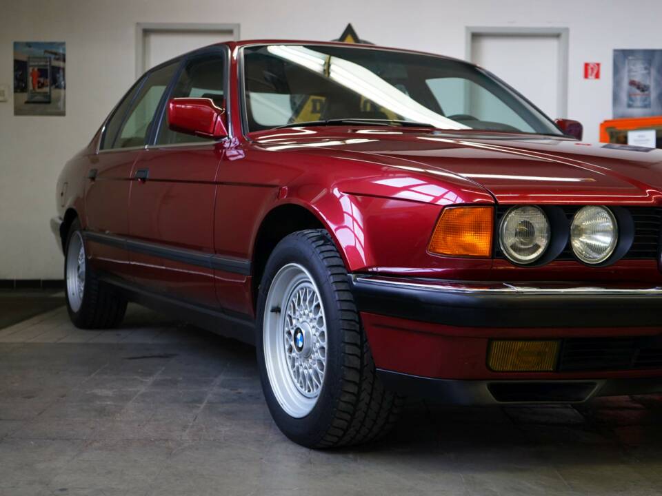 Bild 4/33 von BMW 750i (1991)
