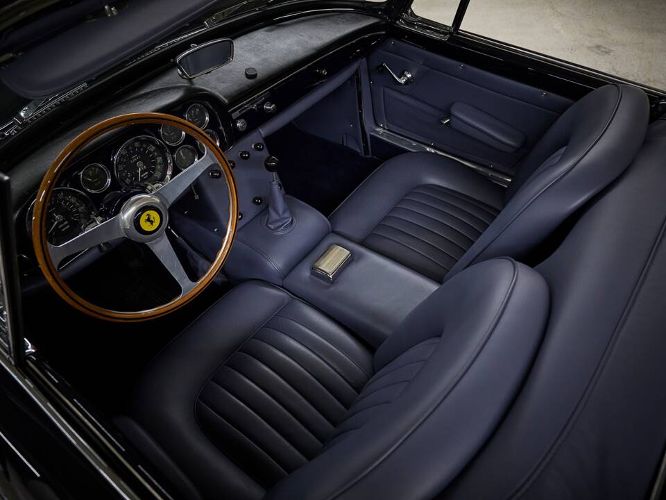 Image 71/100 of Ferrari 250 GT (1962)