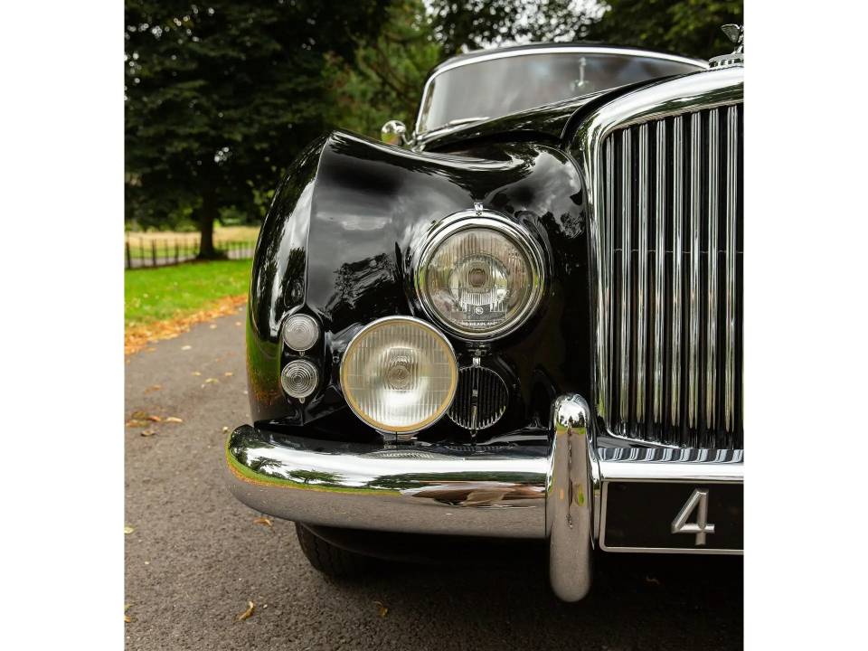 Image 24/50 of Bentley R-Type Continental (1953)