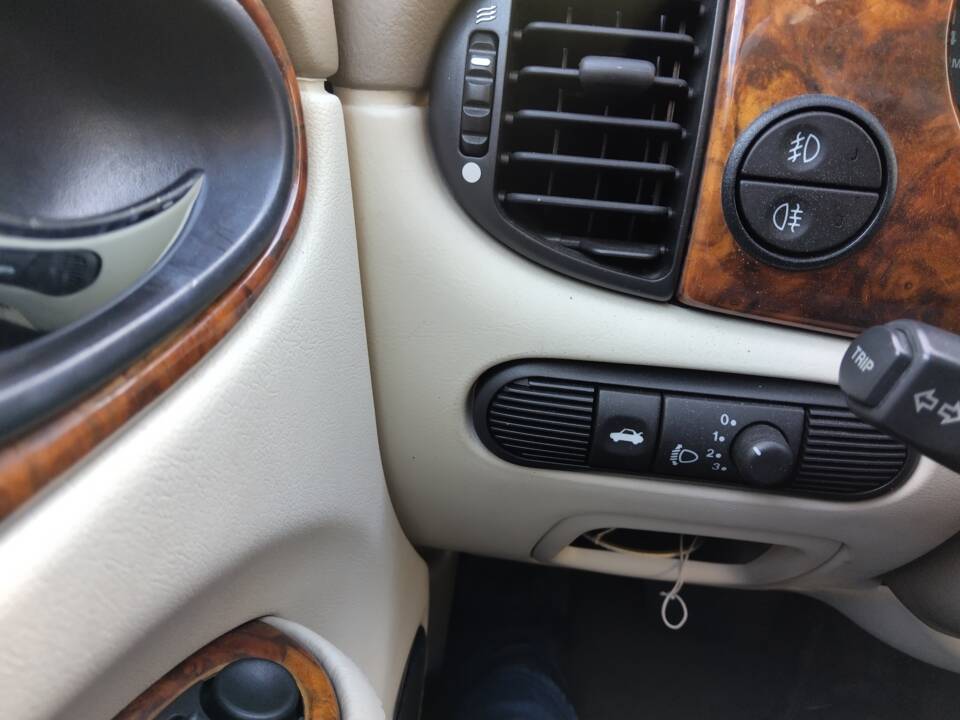 Image 45/71 of Daimler Super V8 (2000)