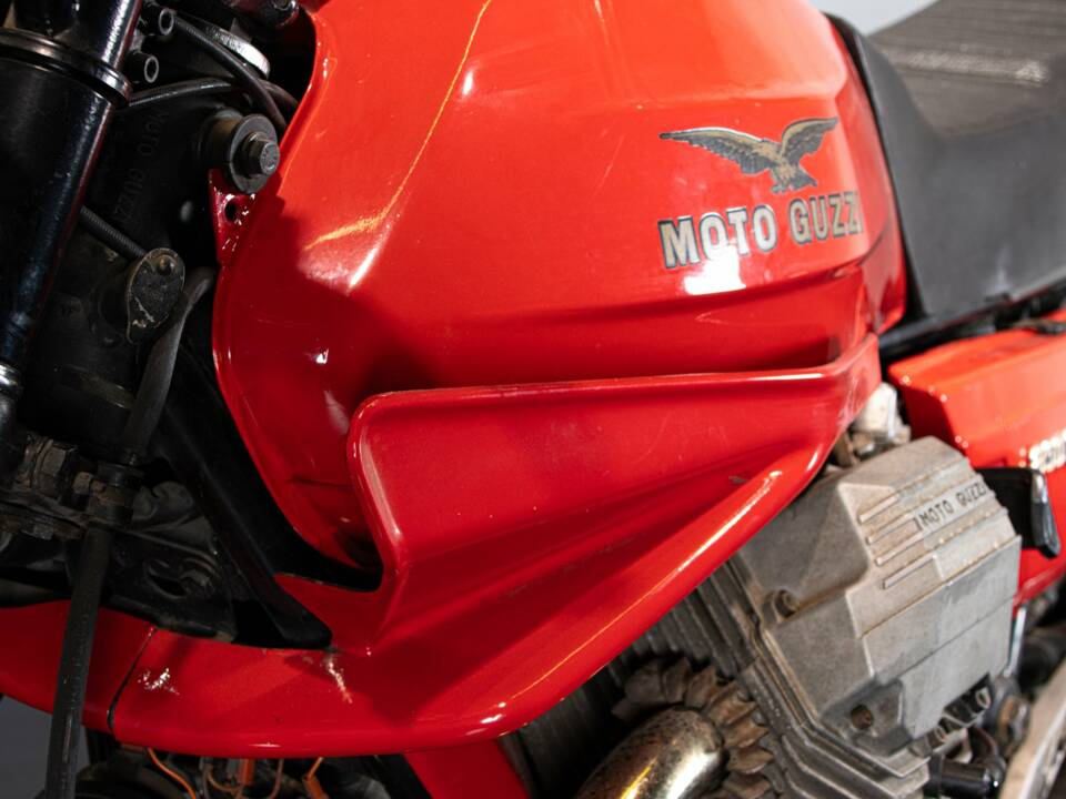 Image 26/49 de Moto Guzzi 850 LeMans (1981)