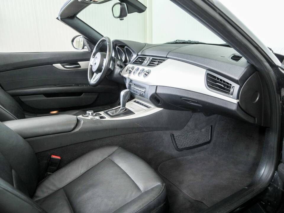 Image 21/50 of BMW Z4 sDrive23i (2011)