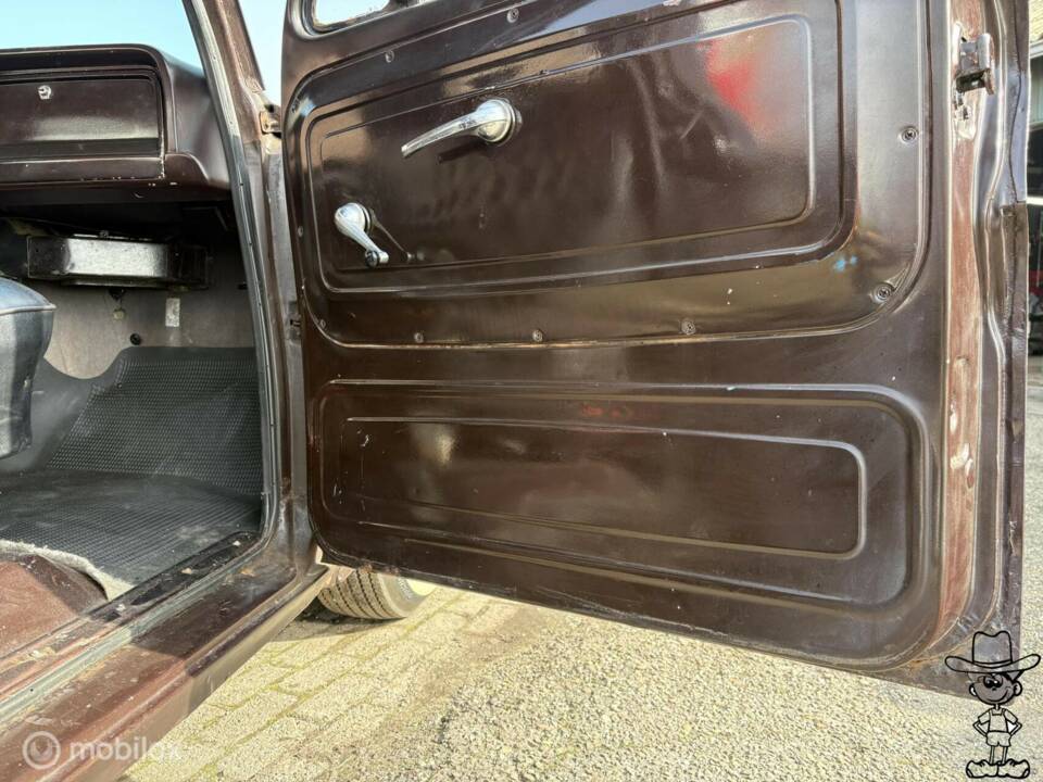 Image 13/42 of Chevrolet C10 Fleetside (1964)