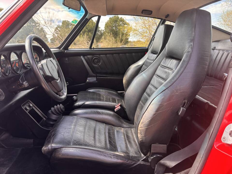 Image 2/8 of Porsche 911 Turbo 3.3 (1984)