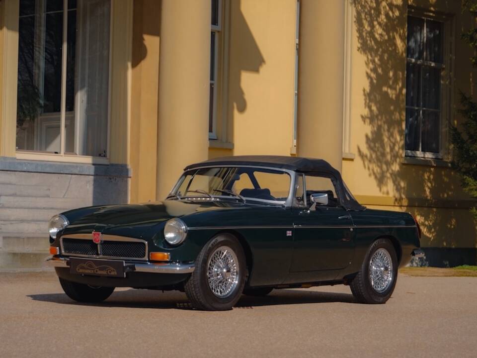 Image 47/50 of MG MGB GT (1974)