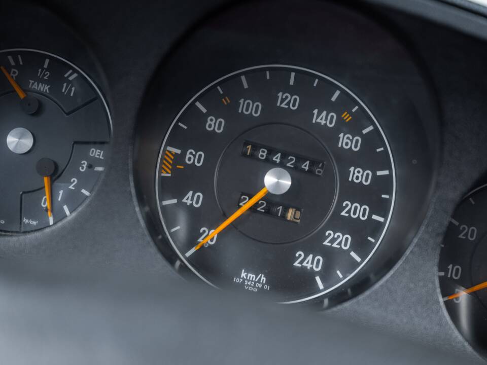 Image 12/38 of Mercedes-Benz 350 SL (1973)