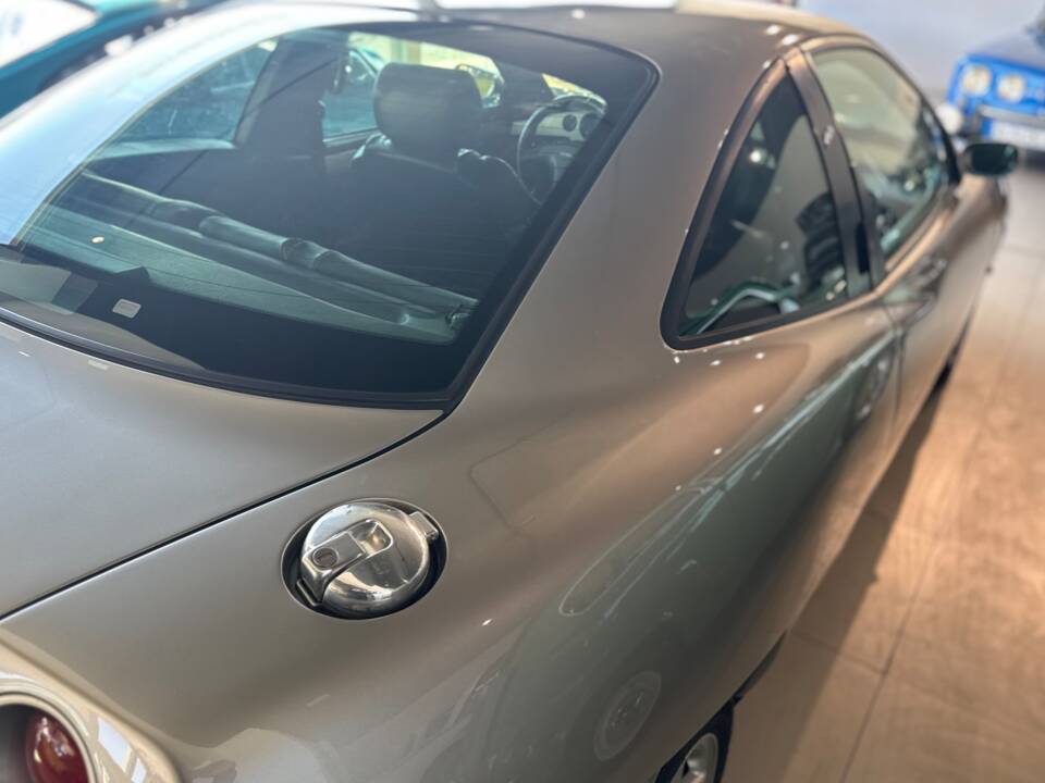 Immagine 8/21 di FIAT Coupé 1.8 16V (1997)