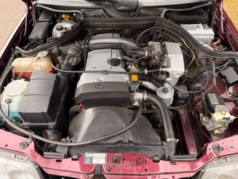 Bild 20/32 von Mercedes-Benz E 220 (1996)