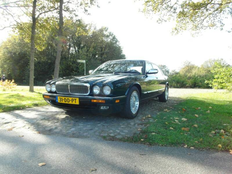 Imagen 41/76 de Jaguar XJ12 6.0 (1995)