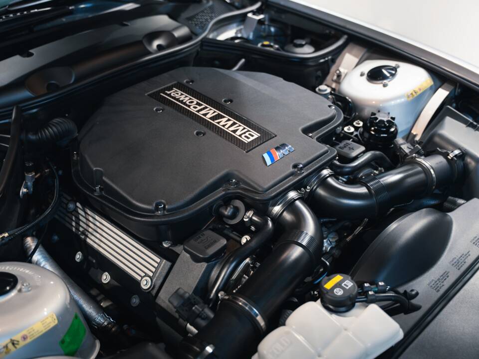 Image 23/41 of BMW Z8 (2002)